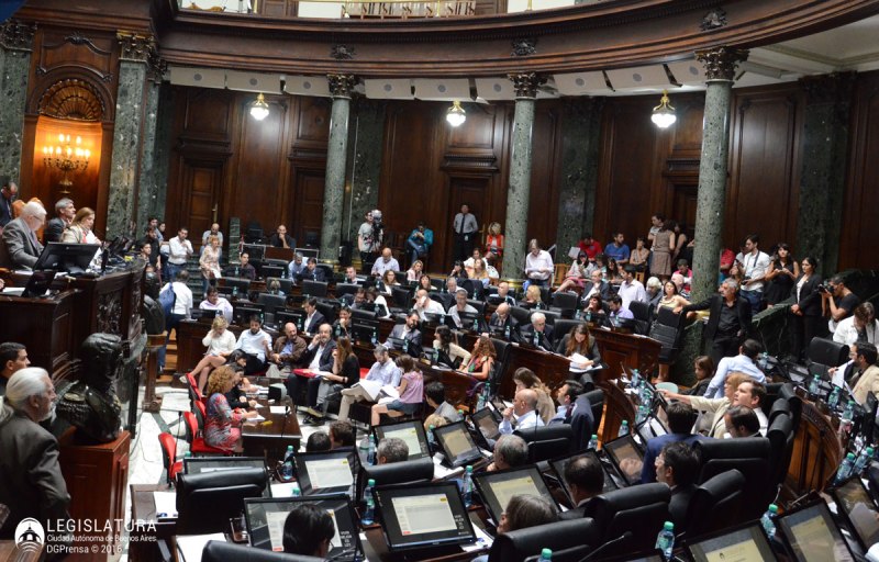  Con los votos de Ocaña y Olmos, el PRO aprobó el presupuesto 2017