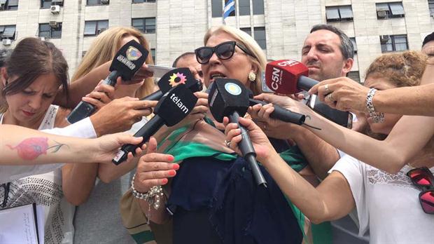  Carrió ratificó su denuncia contra Arribas en tribunales