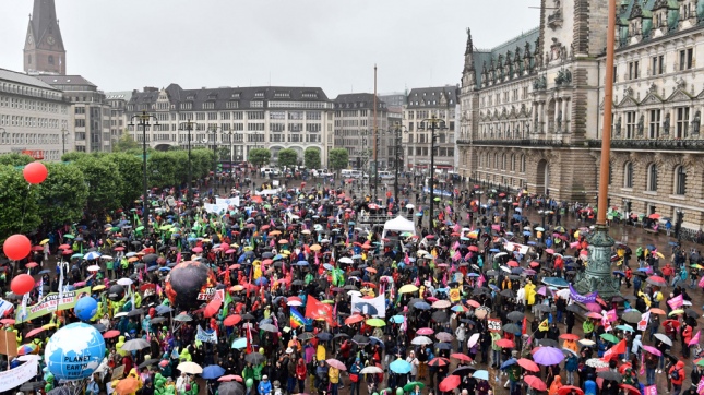  Miles de manifestantes salen a las calles de Hamburgo en la víspera del G20