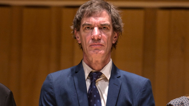  Lopérfido se va del Colón