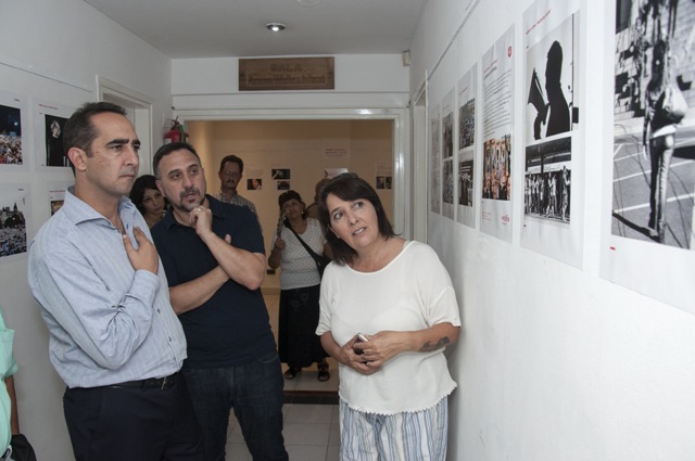  Tagliaferro y María Luján Rey presentaron una muestra fotográfica sobre la Tragedia de Once
