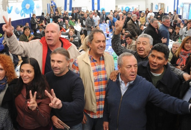  Scioli unió a los tres protagonistas: en tierra de Massa le pegó a Macri y defendió a Cristina