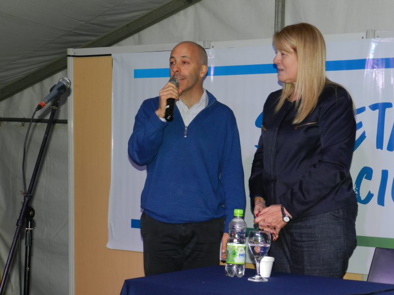  Stolbizer disertó en la Feria del Libro de Pilar y fue recibida por Ducoté