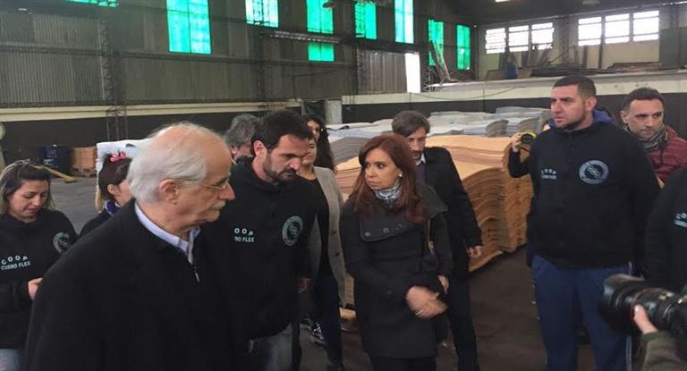  Cristina inició la campaña y visitó una cooperativa en San Martín