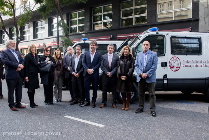  El Consejo cedió dos móviles para el traslado de detenidos de la Ciudad