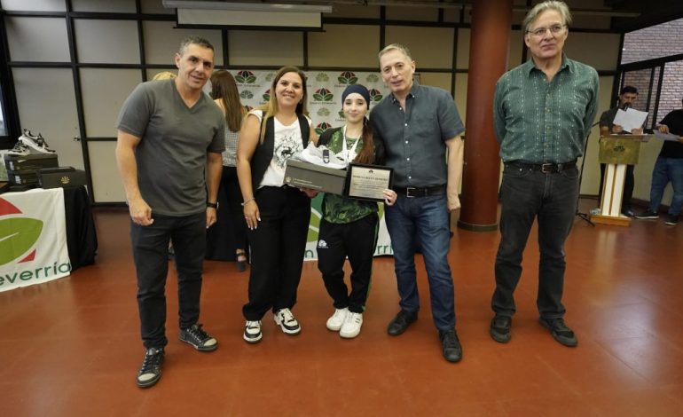  Fernando Gray entregó reconocimientos a 109 ganadoras y ganadores locales de los juegos bonaerenses 2025