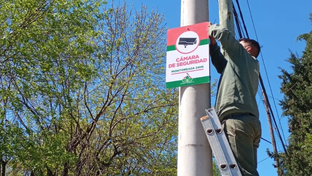 Esteban Echeverría: Sigue la instalación de nuevas cámaras de seguridad en el distrito