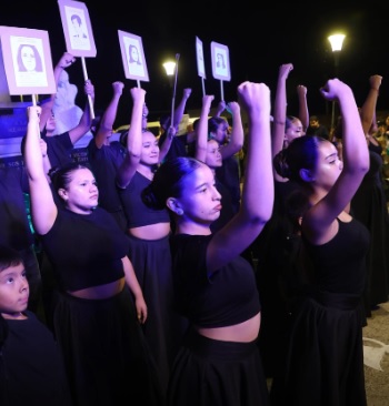 Esteban Echeverría realizó una vigilia en la víspera del día nacional de la Memoria por la Verdad y la Justicia